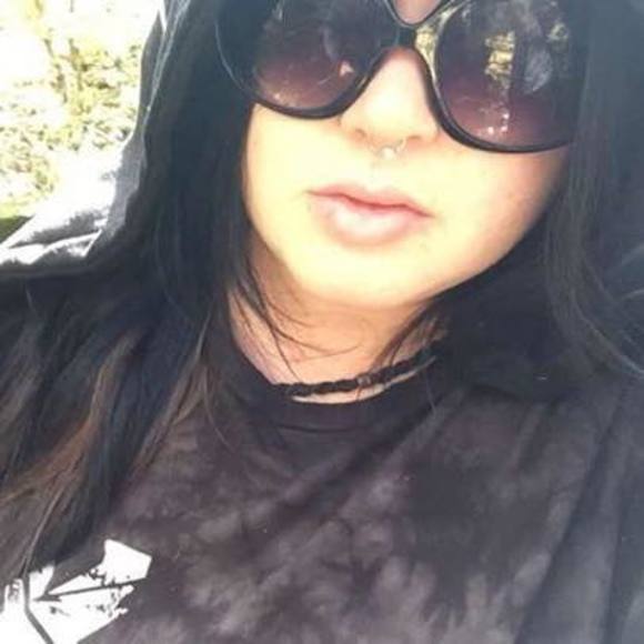 Meet your Posher, Sara - Picture 1 of 1